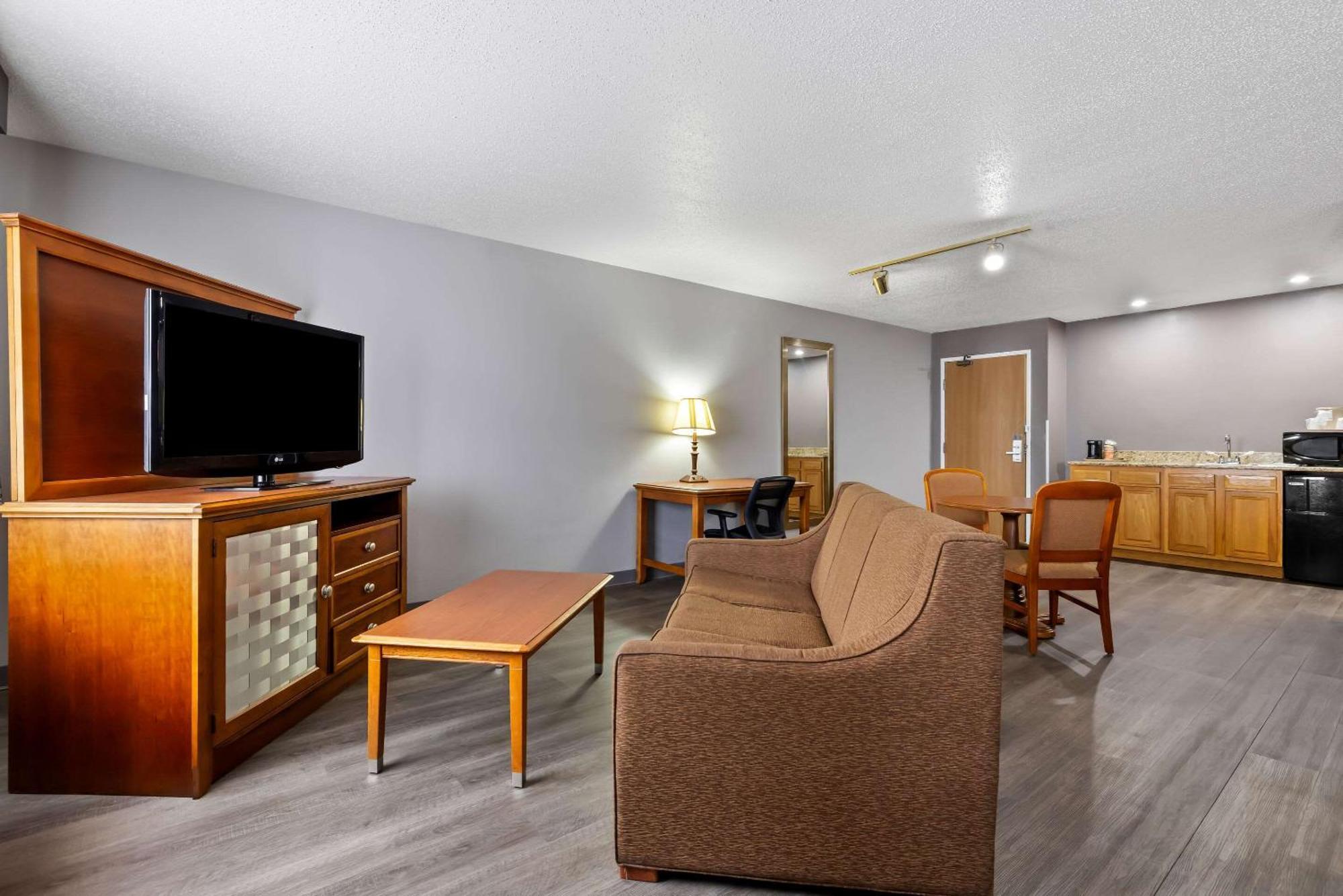 Quality Inn Near Monument Health Rapid City Hospital Exterior foto