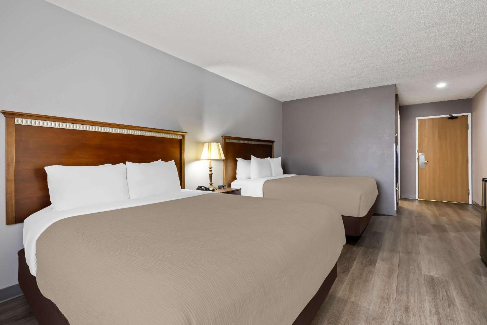 Quality Inn Near Monument Health Rapid City Hospital Exterior foto