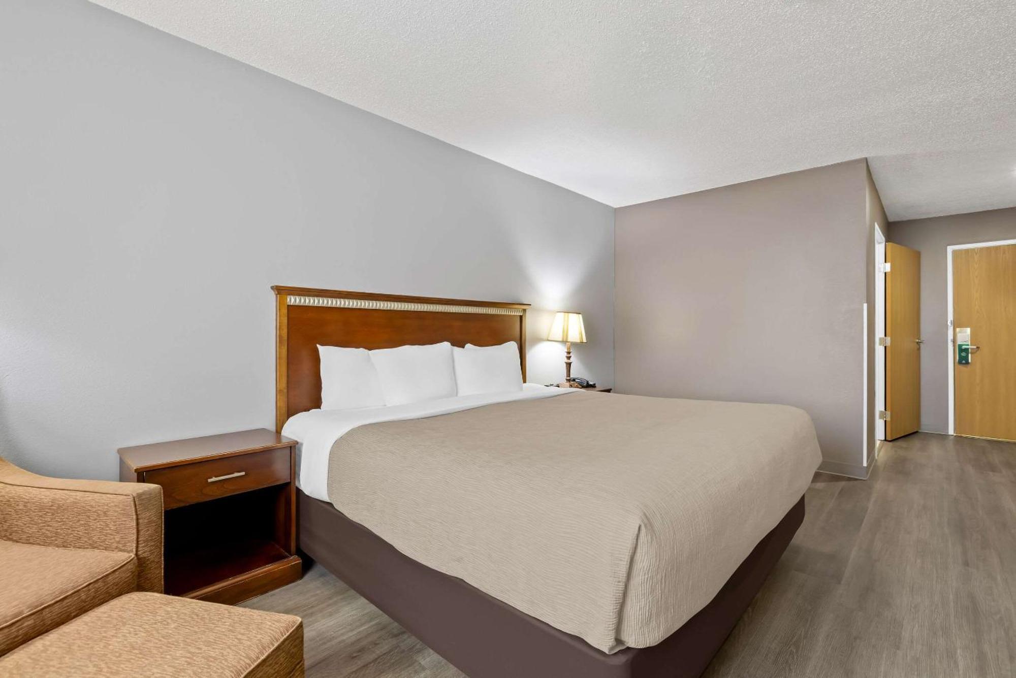 Quality Inn Near Monument Health Rapid City Hospital Exterior foto
